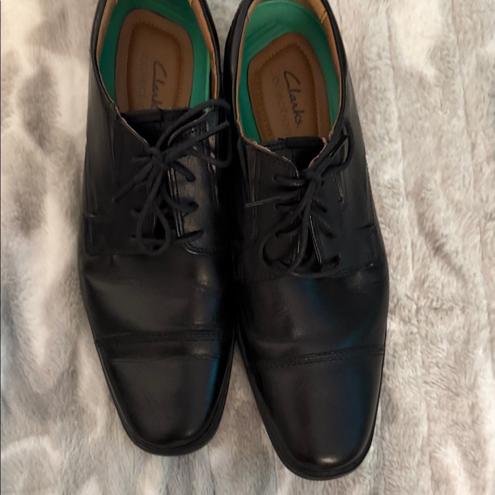 Clarks Men's Dark Leather Oxfords